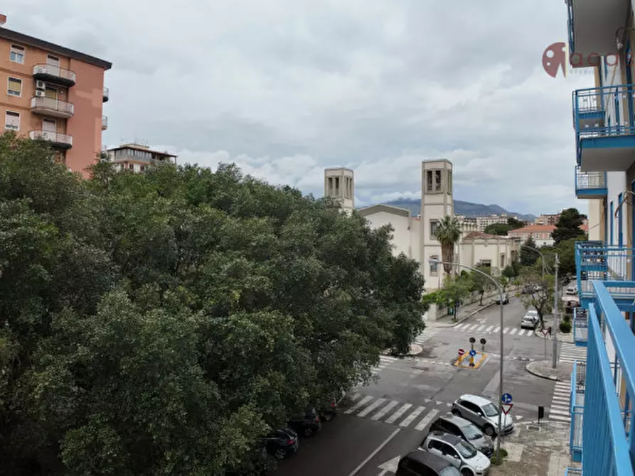 Immagine 25 di Appartamento in vendita  in Piazza Barbarino Costanzo 6 a Palermo