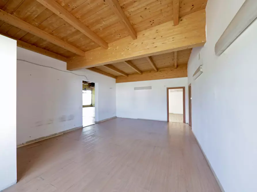 Immagine 4 di Attività commerciale in vendita  in Via Sottoprà a Solesino