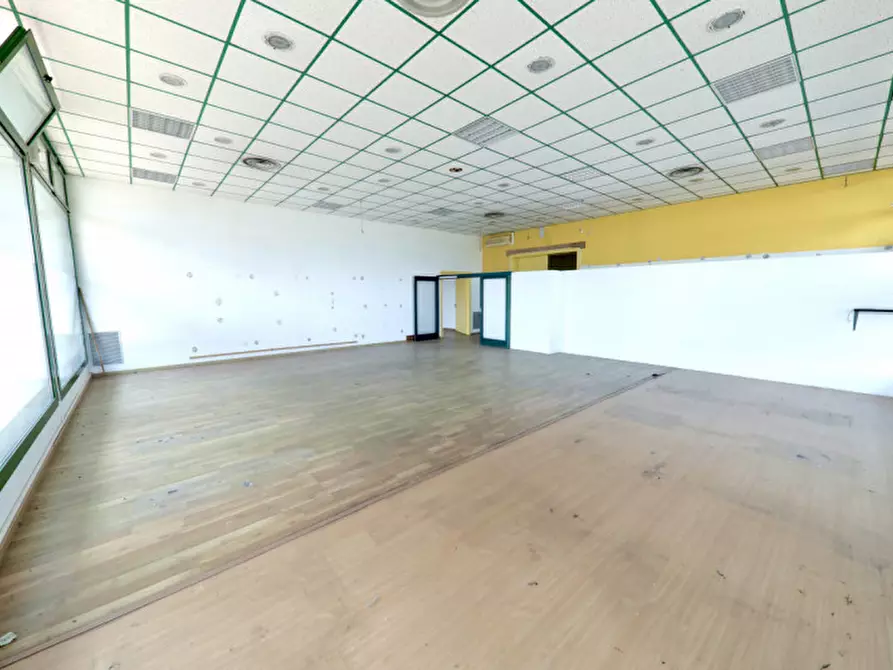 Immagine 5 di Attività commerciale in vendita  in Via Sottoprà a Solesino