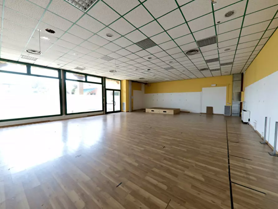 Immagine 7 di Attività commerciale in vendita  in Via Sottoprà a Solesino