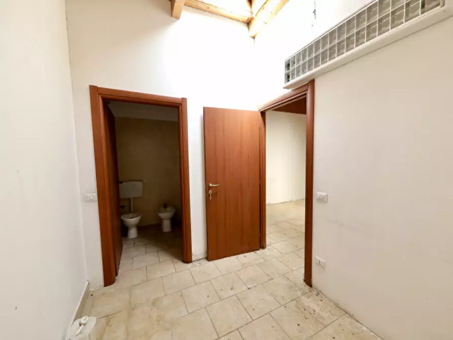 Immagine 11 di Attività commerciale in vendita  in Via Sottoprà a Solesino