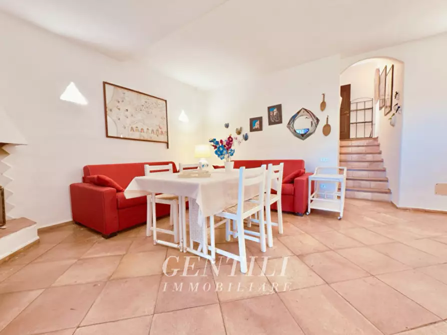 Immagine 1 di Appartamento in vendita  a Arzachena