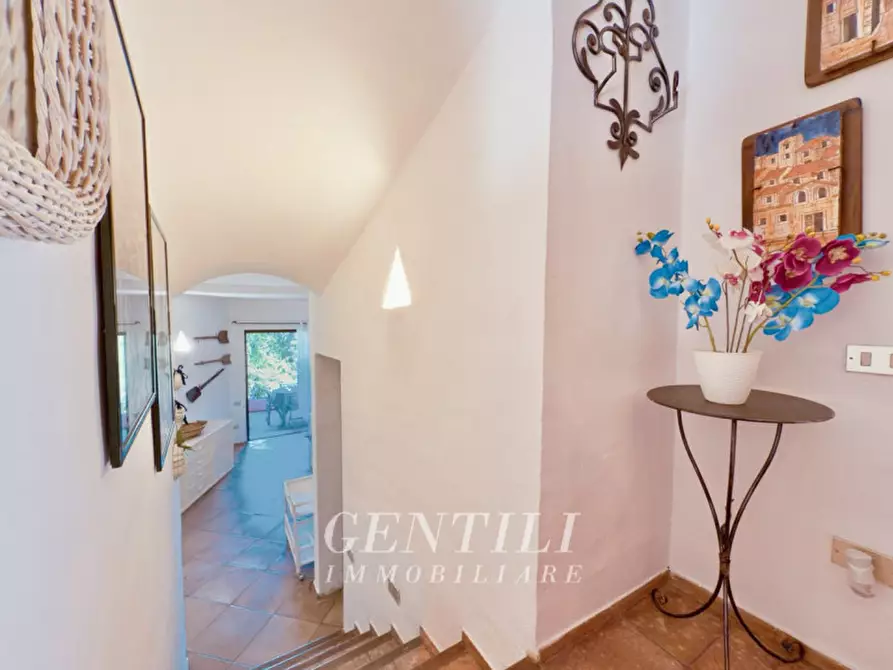 Immagine 3 di Appartamento in vendita  a Arzachena