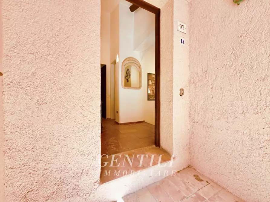 Immagine 9 di Appartamento in vendita  a Arzachena