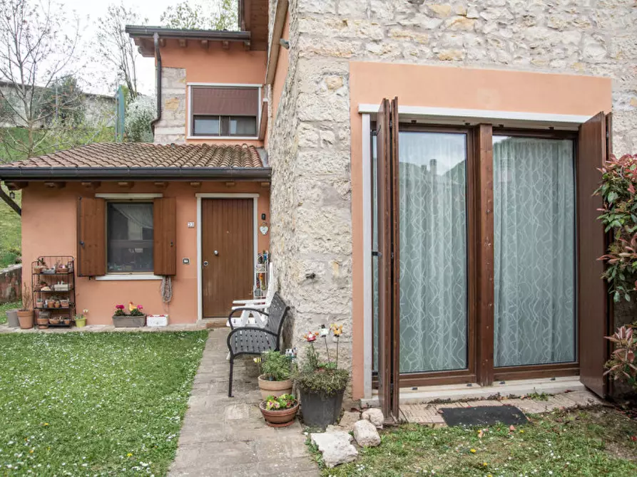 Immagine 2 di Villetta a schiera in vendita  in Contrada Pozza a Bosco Chiesanuova