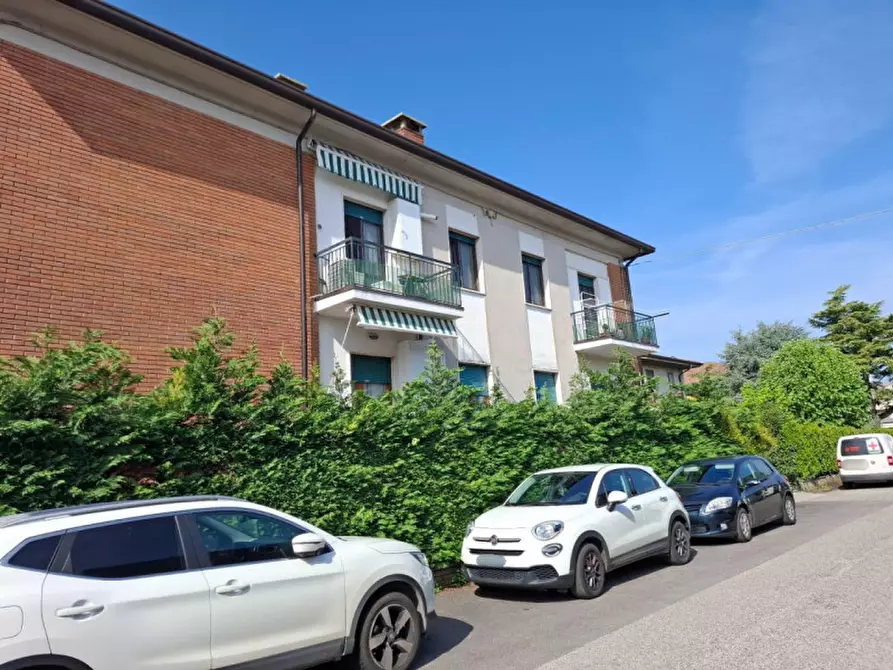 Immagine 5 di Appartamento in vendita  a Villafranca Di Verona