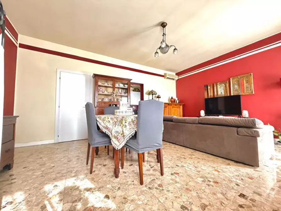 Immagine 11 di Appartamento in vendita  a Villafranca Di Verona