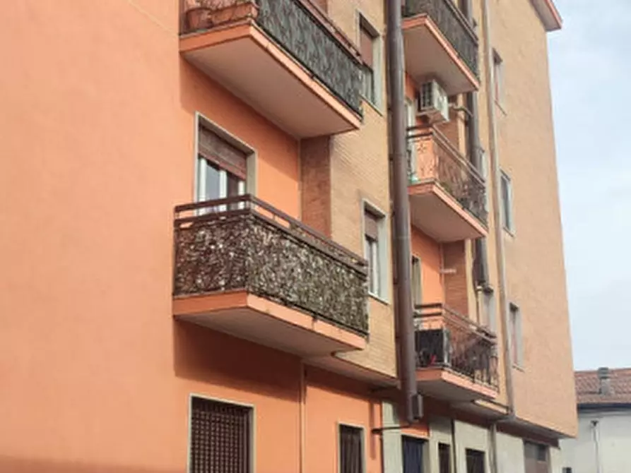 Immagine 1 di Appartamento in affitto  in Via Petrarca a Cerro Maggiore