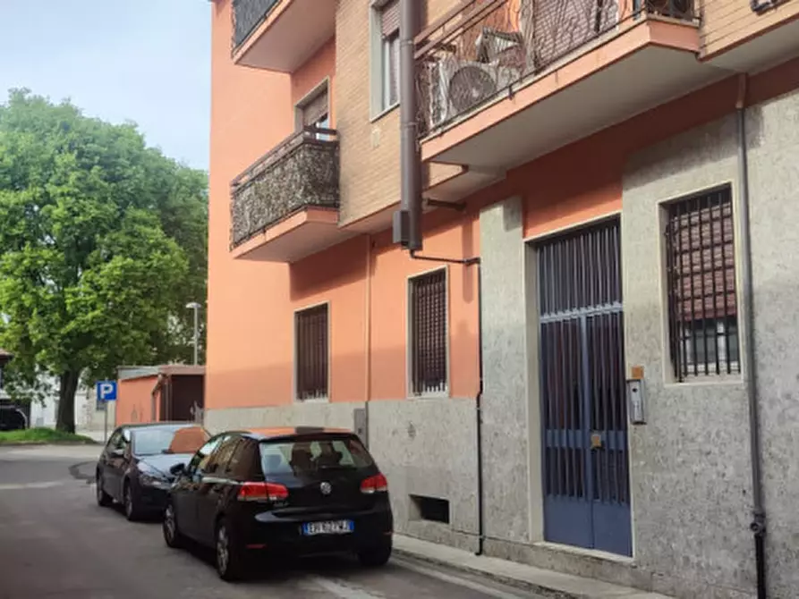 Immagine 3 di Appartamento in affitto  in Via Petrarca a Cerro Maggiore