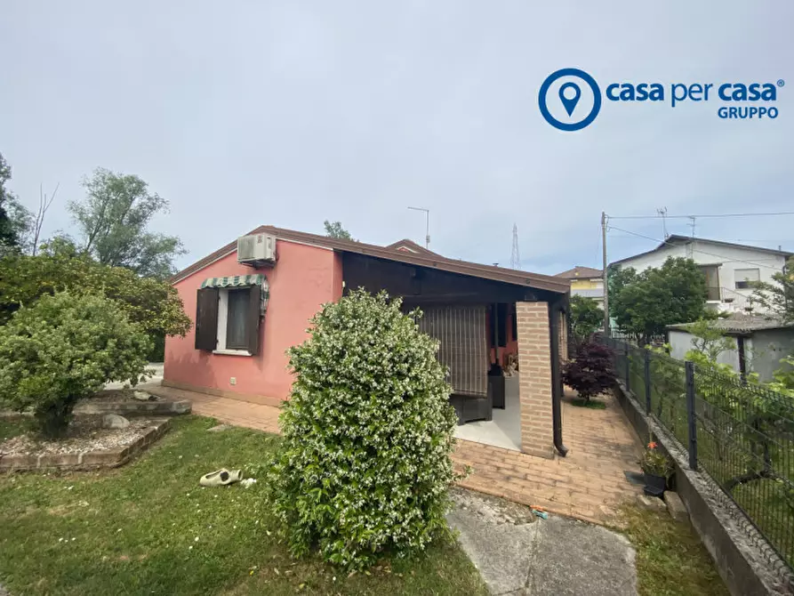 Immagine 5 di Casa indipendente in vendita  in Via Messina a Porto Tolle