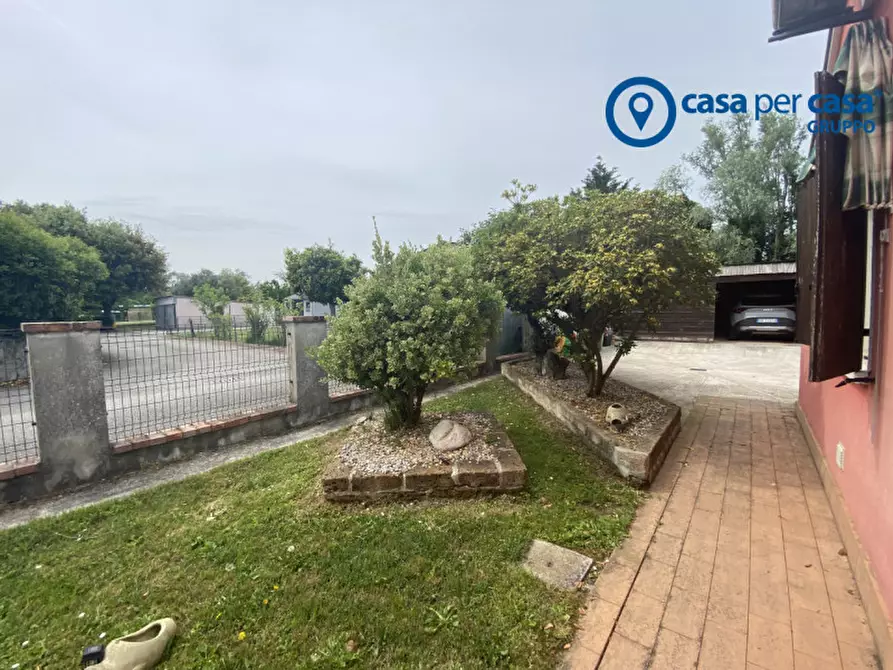 Immagine 36 di Casa indipendente in vendita  in Via Messina a Porto Tolle