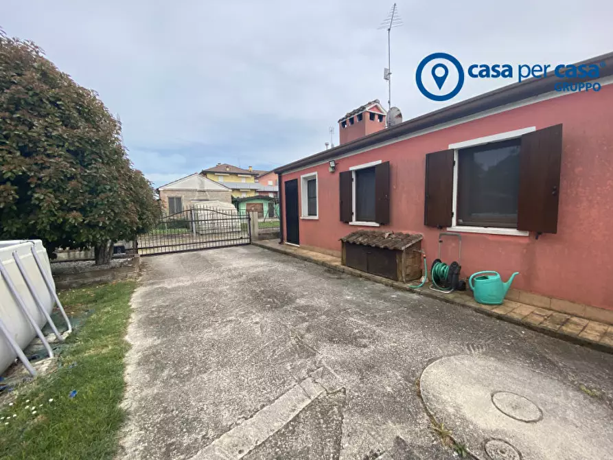 Immagine 38 di Casa indipendente in vendita  in Via Messina a Porto Tolle
