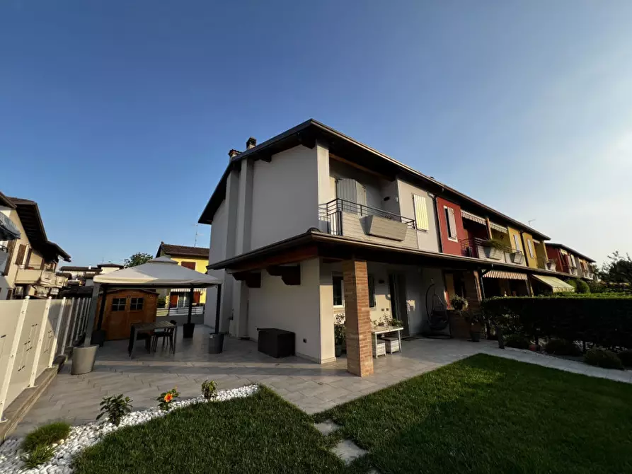 Immagine 1 di Villetta a schiera in vendita  a Carpenedolo