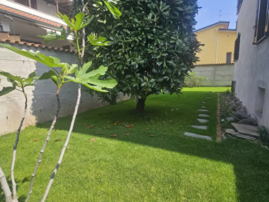 Immagine 16 di Villa in vendita  in Via Sardegna 12 a Parabiago