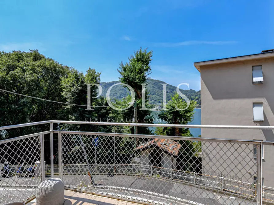 Immagine 1 di Appartamento in vendita  in VIA TORNO a Como