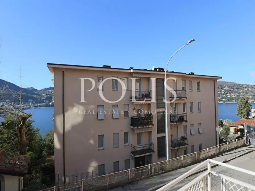 Immagine 3 di Appartamento in vendita  in VIA TORNO a Como