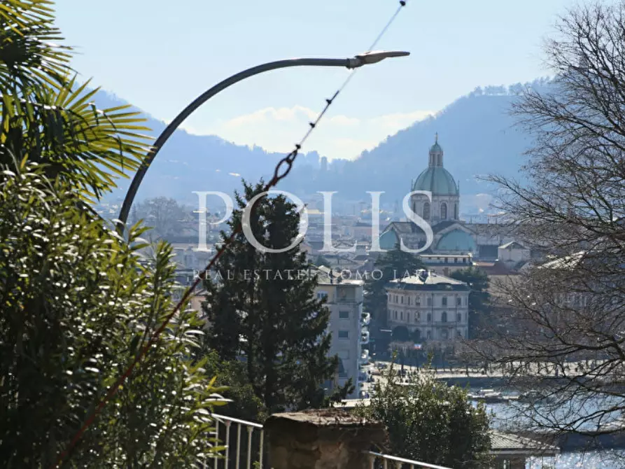 Immagine 4 di Appartamento in vendita  in VIA TORNO a Como