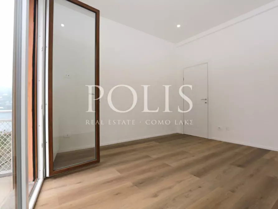 Immagine 6 di Appartamento in vendita  in VIA TORNO a Como