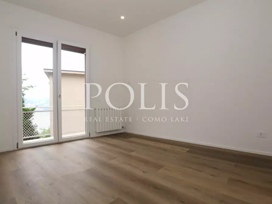 Immagine 7 di Appartamento in vendita  in VIA TORNO a Como