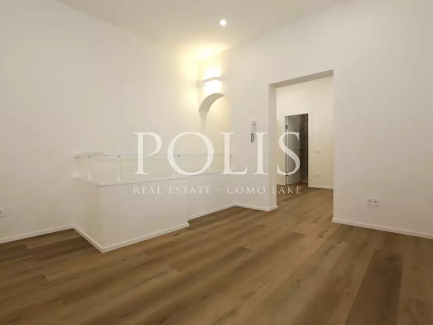 Immagine 10 di Appartamento in vendita  in VIA TORNO a Como