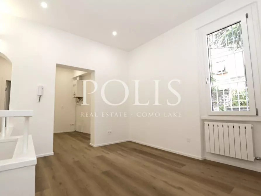 Immagine 12 di Appartamento in vendita  in VIA TORNO a Como