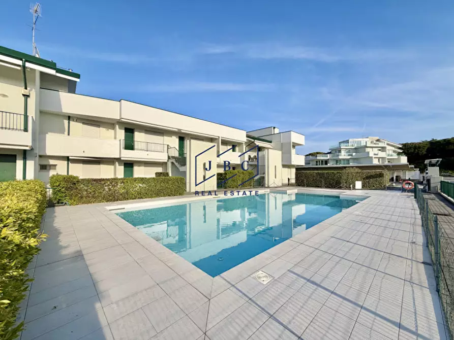 Immagine 1 di Appartamento in vendita  in Vicolo delle Mimose 3 a Jesolo