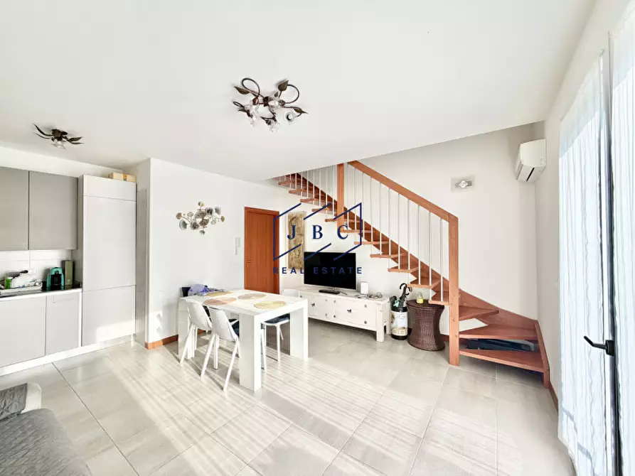Immagine 3 di Appartamento in vendita  in Vicolo delle Mimose 3 a Jesolo
