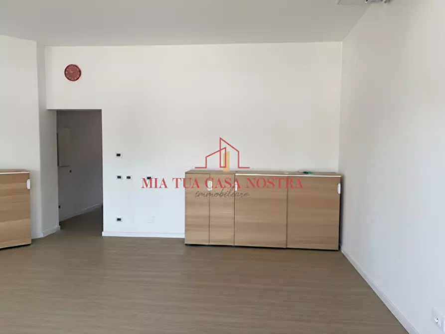 Immagine 4 di Negozio in affitto  in Via Chiesanuova a Padova