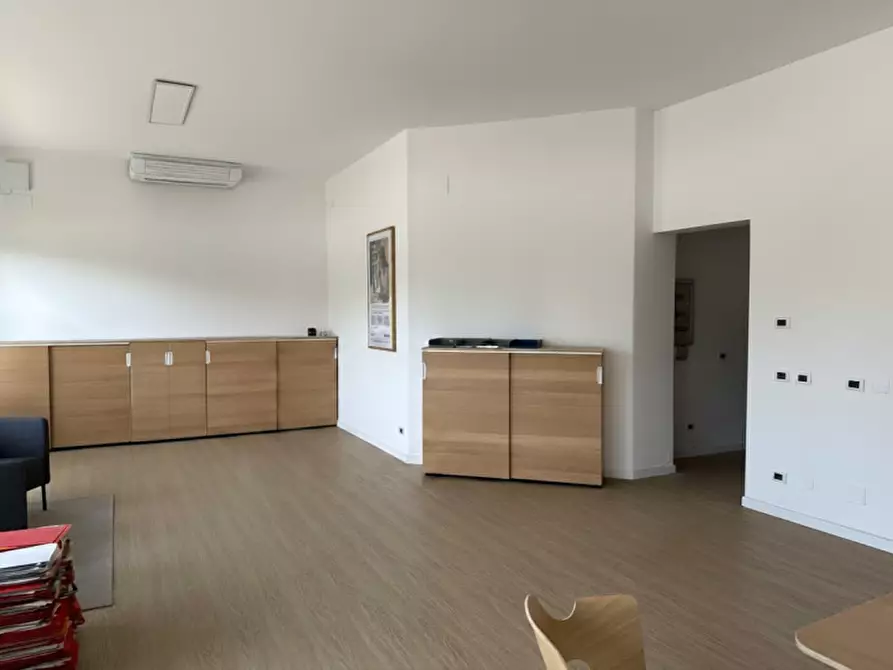 Immagine 5 di Negozio in affitto  in Via Chiesanuova a Padova