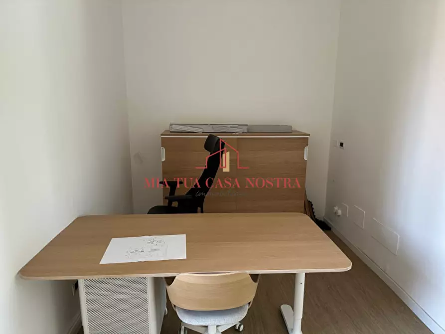 Immagine 6 di Negozio in affitto  in Via Chiesanuova a Padova