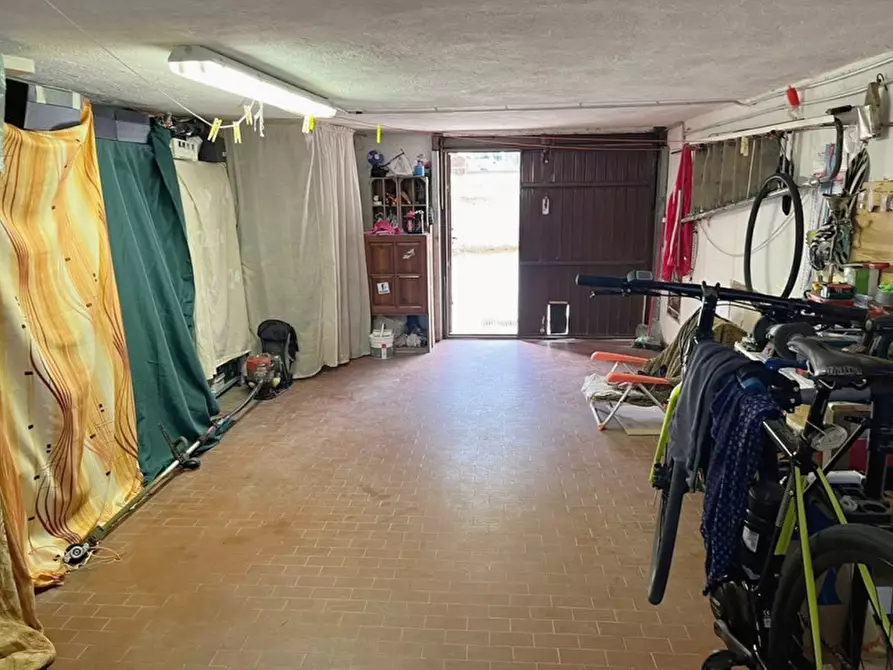 Immagine 1 di Garage in vendita  in Via della Penna a Terranuova Bracciolini