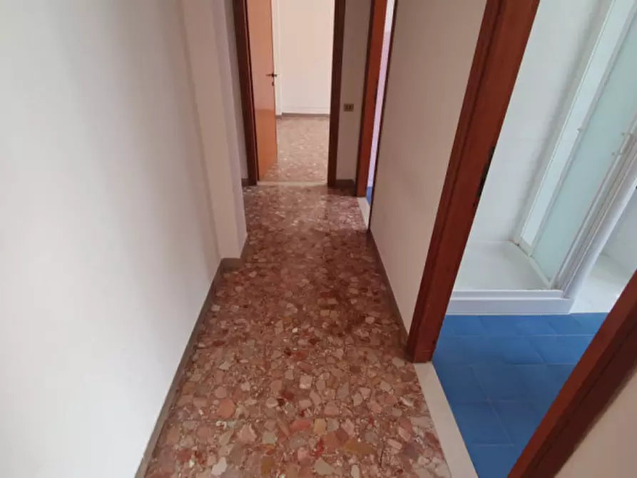 Immagine 16 di Appartamento in vendita  in Via Giuseppe Luosi a Mirandola