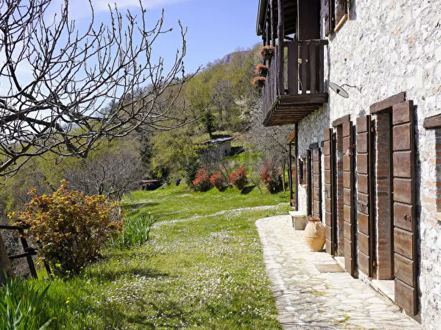 Immagine 8 di Villa in vendita  in Via A. Volta a Gargnano