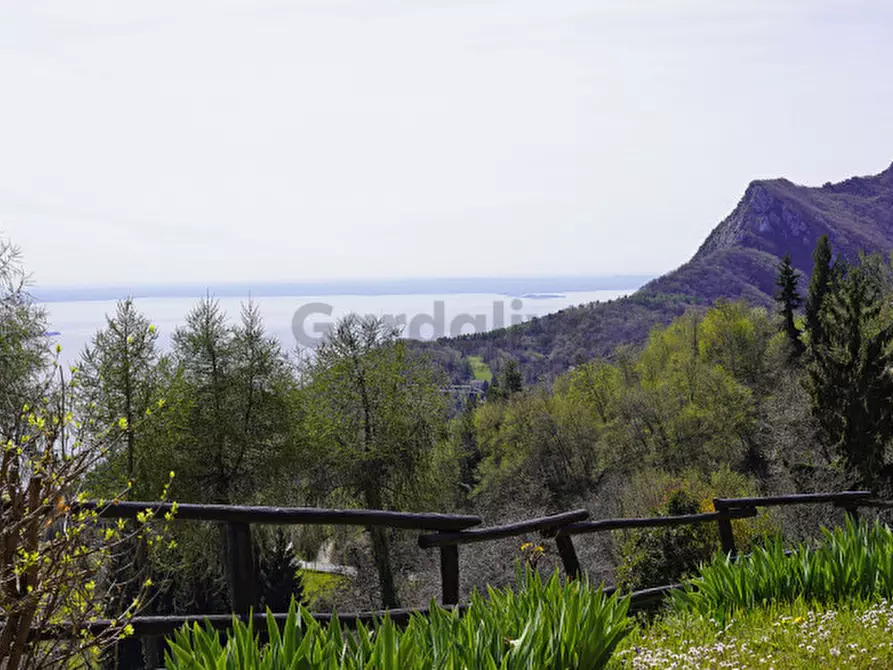 Immagine 10 di Villa in vendita  in Via A. Volta a Gargnano