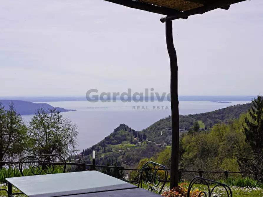 Immagine 14 di Villa in vendita  in Via A. Volta a Gargnano