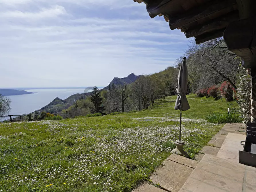 Immagine 15 di Villa in vendita  in Via A. Volta a Gargnano