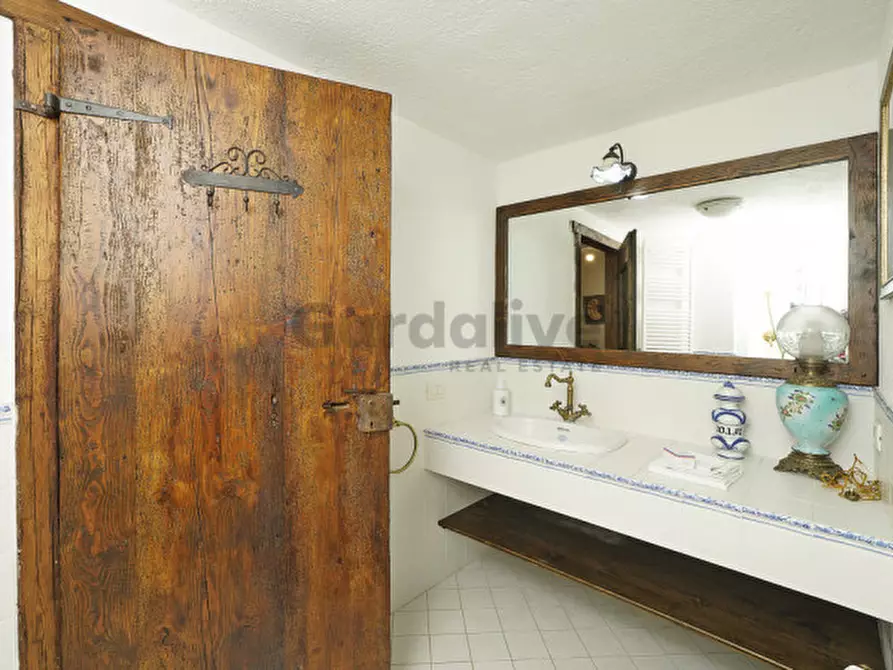 Immagine 20 di Villa in vendita  in Via A. Volta a Gargnano