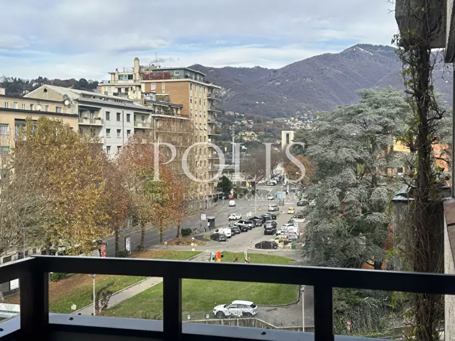 Immagine 3 di Appartamento in vendita  in Via Antonio Sant'Elia a Como