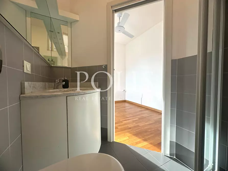 Immagine 15 di Appartamento in vendita  in Via Antonio Sant'Elia a Como