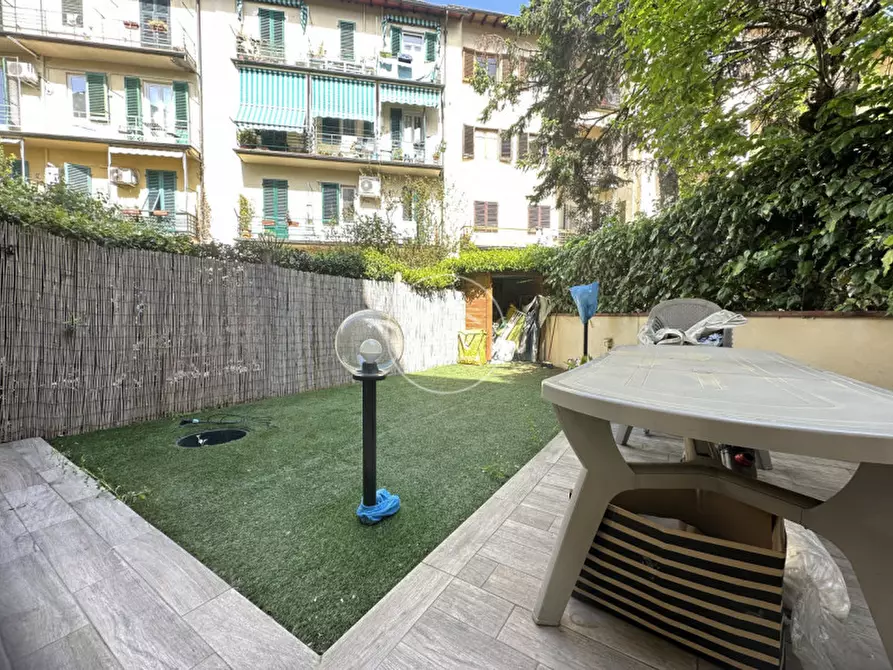 Immagine 17 di Appartamento in vendita  in Via Giuseppe Richa 82 a Firenze
