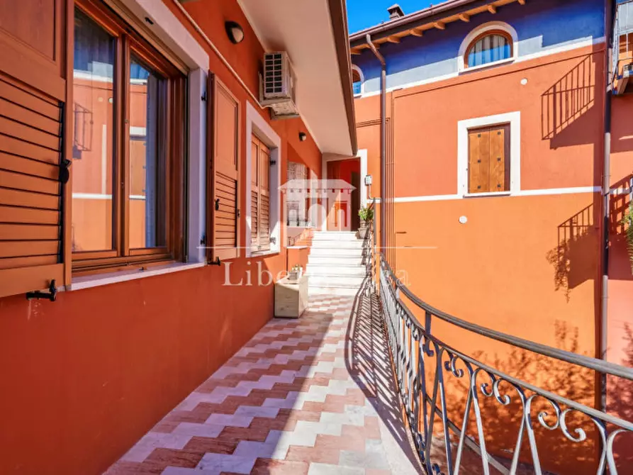 Immagine 2 di Appartamento in vendita  in Via Promontorio n.63 a Toscolano-Maderno