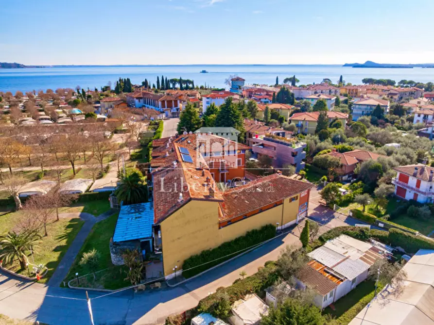 Immagine 3 di Appartamento in vendita  in Via Promontorio n.63 a Toscolano-Maderno