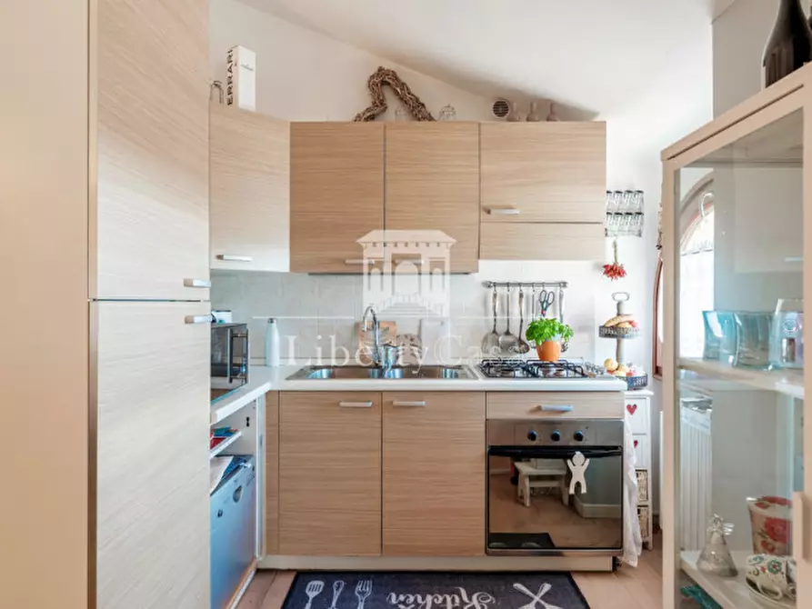 Immagine 9 di Appartamento in vendita  in Via Promontorio n.63 a Toscolano-Maderno