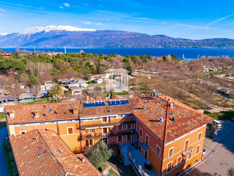 Immagine 10 di Appartamento in vendita  in Via Promontorio n.63 a Toscolano-Maderno