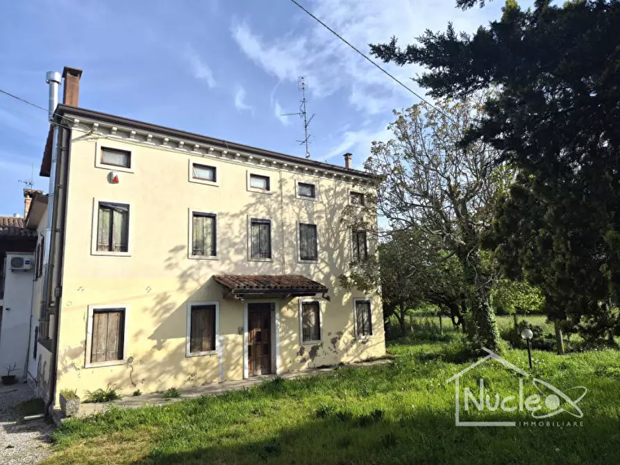 Immagine 1 di Casa bifamiliare in vendita  in Via Pozzetto a Rovolon