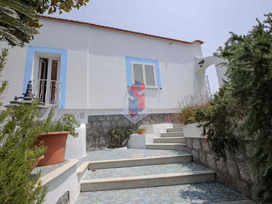 Immagine 2 di Villa in vendita  in ISCHIA - SANT'ANGELO- PARTE ALTA a Serrara Fontana