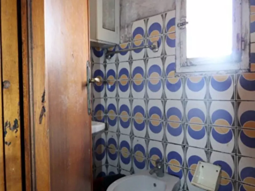 Immagine 5 di Appartamento in vendita  in Via Poggio Bracciolini a Montevarchi