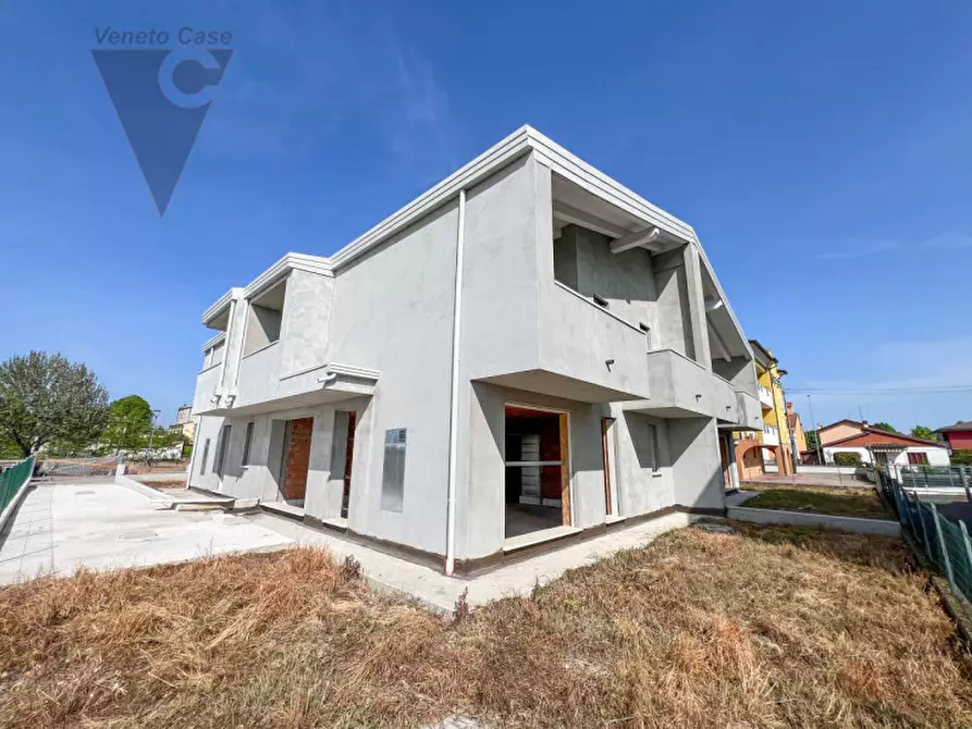 Immagine 2 di Casa quadrifamiliare in vendita  a Pontelongo
