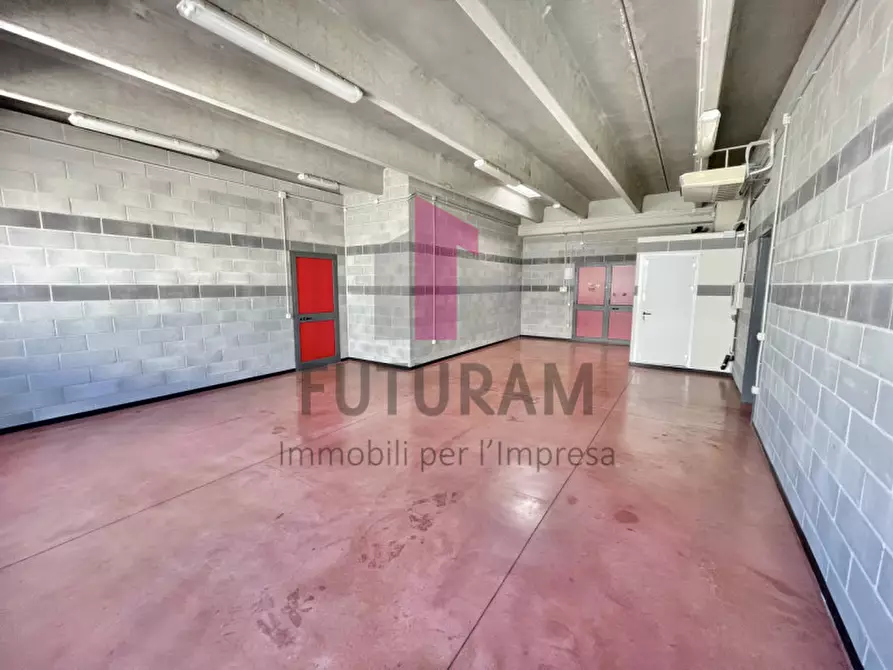 Immagine 5 di Laboratorio in affitto  in Via degli Alpini a Camisano Vicentino