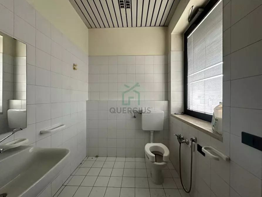 Immagine 4 di Negozio in vendita  in Corso Vittorio Emanuele Secondo a Villafranca Di Verona